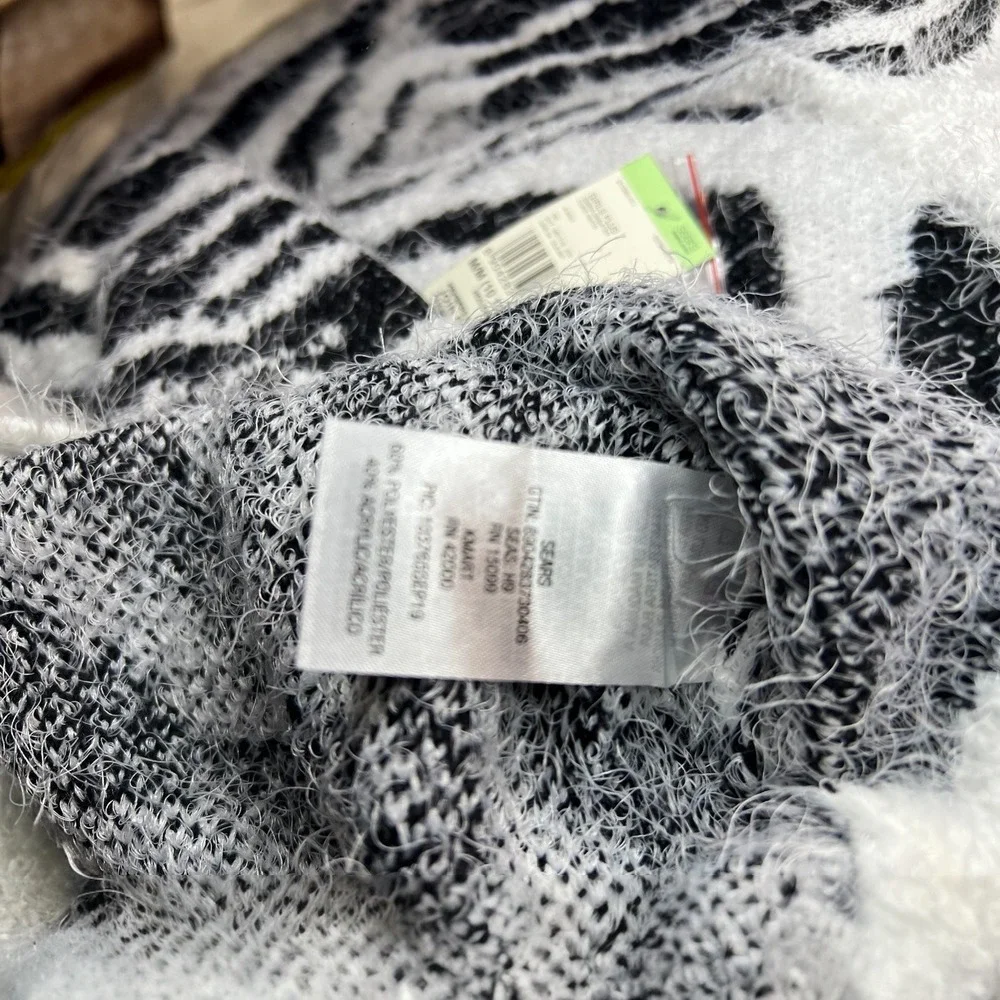 Sears Girls Plus Zebra‎ Print Eyelash Knit Sweater Black White Size M 10/12 NEW